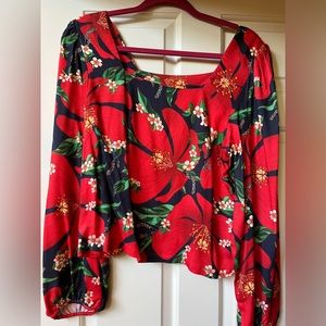 FarmRio fitted blouse with square neck & long sleeves, & cropped at waist.